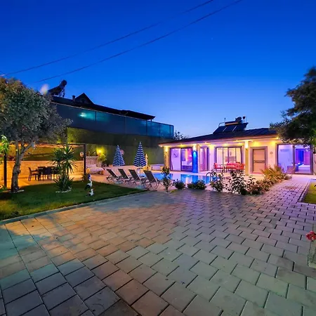 Villa_emre's *